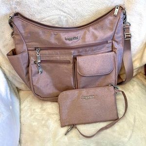 Baggallini modern Everywhere Hobo Purse